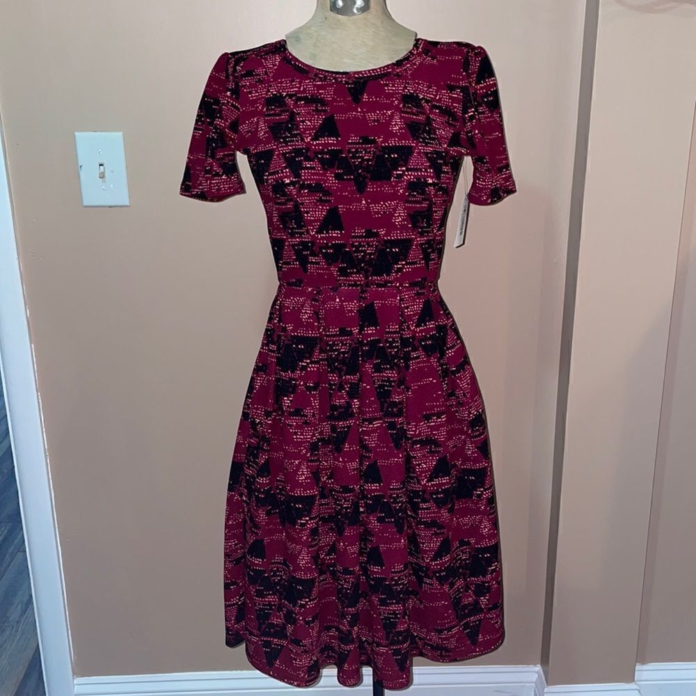 ✨LuLaRoe Geometric Print Amelia Dress